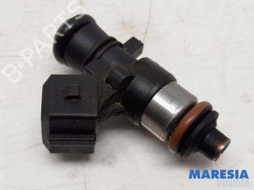 Used Injector RENAULT TWINGO II (CN0_) 1.2 16V (CN04, CN0B) (75 hp) 31417455