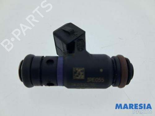 Used Injector Injector FIAT 500X (334_) 1.6 (334AXE1A) (110 hp) 33832573 33832573