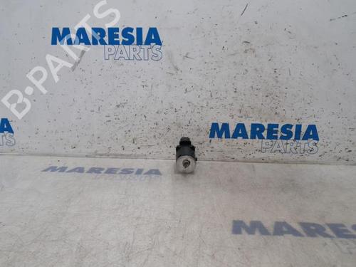 Used Ignition barrel PEUGEOT 208 I (CA_, CC_) 1.2 VTI 82 (82 hp) 31444851