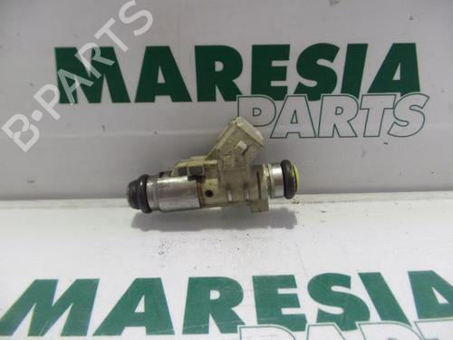 Used Injector PEUGEOT 106 II (1A_, 1C_) 1.4 i (75 hp) 31441729