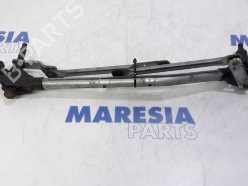 Used Front wipers mechanism RENAULT MEGANE III Grandtour (KZ0/1) 1.5 dCi (KZ0C, KZ1A) (90 hp) 31412939