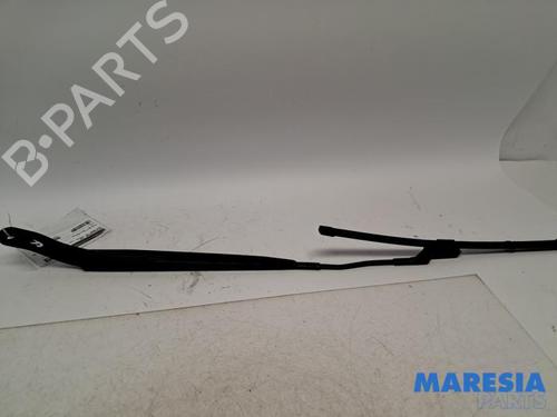 Used Front windshield wiper arm DS DS 3 / DS 3 CROSSBACK (UR_, UC_, UJ_) 1.2 PureTech 130 (URHNSS) (131 hp) 31420908