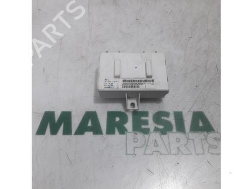 Used Electronic module RENAULT MEGANE III Grandtour (KZ0/1) 1.5 dCi (KZ0C, KZ1A) (90 hp) 31513205