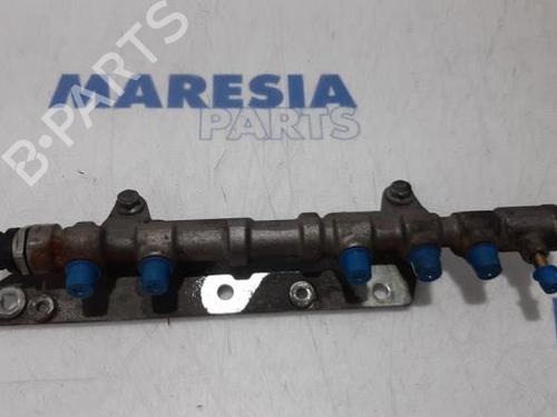 Used Injection rail FIAT PUNTO (199_) 1.3 D Multijet (84 hp) 31453701