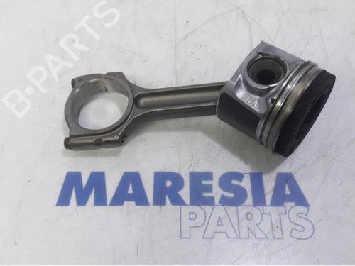 Andre RENAULT MASTER III Platform/Chassis (EV, HV, UV) 2.3 dCi 135 FWD (EV0N, HV0N, UV0N, EV08, HV08, UV08) (136 hp) 31500147