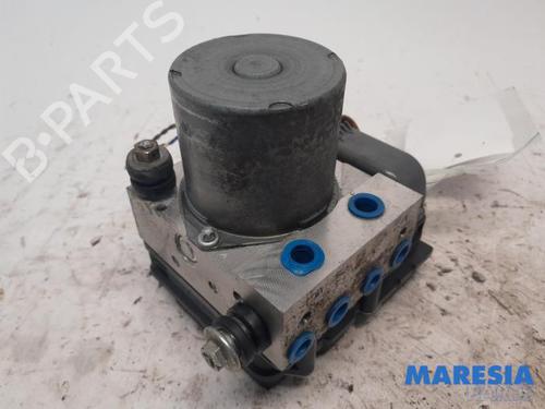 Used ABS pump PEUGEOT 5008 (0U_, 0E_) 1.6 16V (156 hp) 31513741