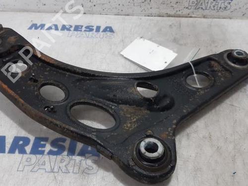 Used Left front suspension arm RENAULT TRAFIC III Van (FG_) 1.6 dCi 95 (FGMJ, FGMR) (95 hp) 31472957