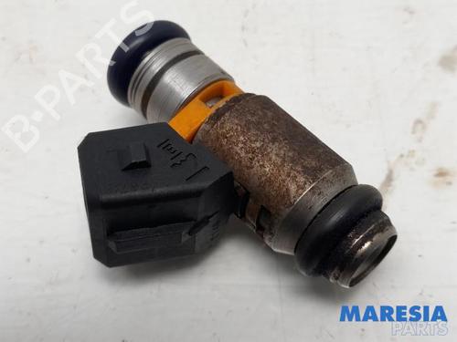 Used Injector FIAT 500 (312_) 1.2 (312AXA1A) (69 hp) 31502117