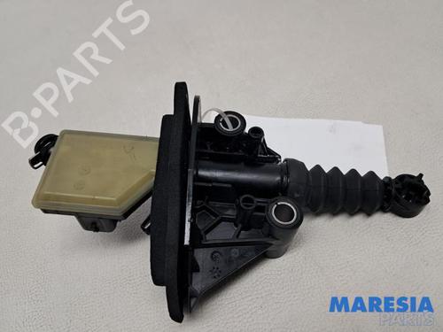 Annen RENAULT MEGANE IV Hatchback (B9A/M/N_) 1.2 TCe 130 (B9MR) (130 hp) 31816723