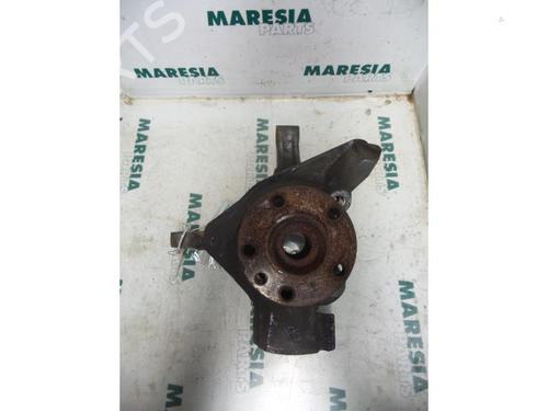 Used Right front steering knuckle PEUGEOT EXPERT (224_) 1.9 D (70 hp) 31460068