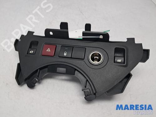 Used Switch CITROËN BERLINGO MULTISPACE (B9) 1.6 VTi 120 (120 hp) 31402355