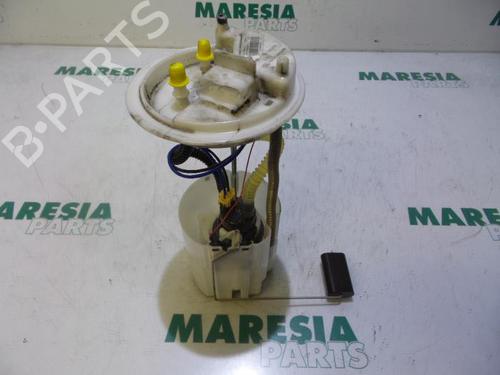 Used Fuel pump FIAT DOBLO Cargo (263_) 1.6 D Multijet (263WXD1B, 263WXR1B, 263WXX1B, 263ZXD1B,... (105 hp) 31511314