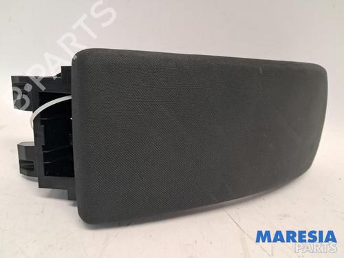 Used Armrest / Center console RENAULT MEGANE III Grandtour (KZ0/1) 1.2 TCe (KZ2B, KZ11) (116 hp) 31505923