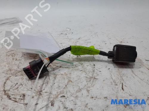 Used Camera PEUGEOT 2008 II (UD_, US_, UY_, UJ_, UR_, UC_) e-2008 (UKZKXZ) (136 hp) 31450701