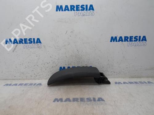 Used Armrest / Center console RENAULT MEGANE III Grandtour (KZ0/1) 1.4 TCe (KZ0F, KZ1V) (130 hp) 31477506
