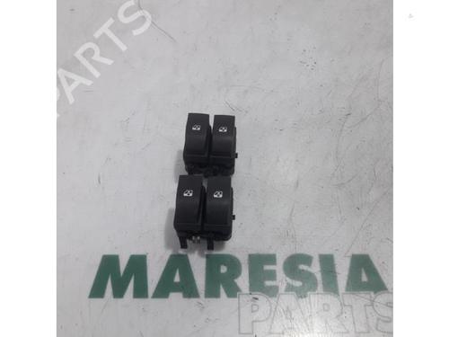 Comutador RENAULT ESPACE IV (JK0/1_) 2.0 dCi (JK02, JK03) (131 hp) 31387290