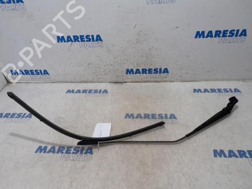 Used Front windshield wiper arm RENAULT SCÉNIC III (JZ0/1_) 2.0 16V (JZ0G, JZ0P, JZ1E, JZ1P) (140 hp) 31508866