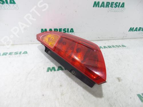 right-taillight-fiat-grande-punto-199_-2005-31389454 main image