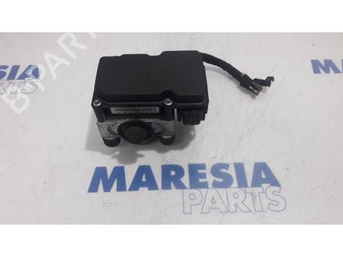 Used ABS pump FIAT 500 (312_) 1.2 (312AXA1A) (69 hp) 31404635
