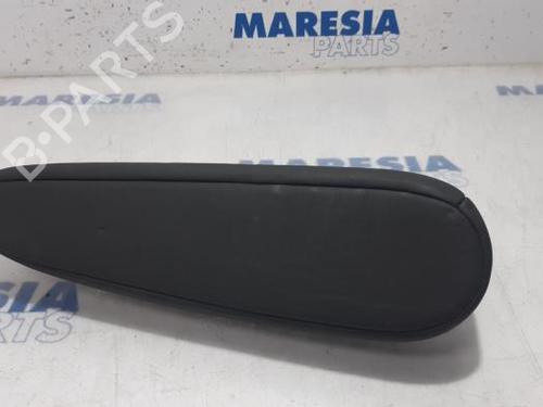 Used Armrest / Center console RENAULT ESPACE IV (JK0/1_) 2.0 dCi (JK03, JK04, JK1C, JK1G, JK1J, JK1K) (173 hp) 31503119