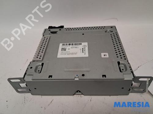 Used Radio RENAULT ZOE Hatchback Van (BFM_) Electric (BFME) (92 hp) 31430402