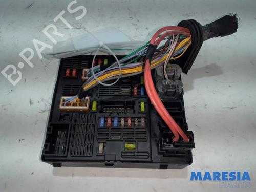Fuse box RENAULT GRAND SCÉNIC III (JZ0/1_) 1.4 16V (JZ0F) | BP31453749E1