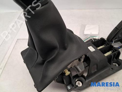 Gear lever PEUGEOT 208 I (CA_, CC_) 1.2 VTI 82 | BP31414355M90