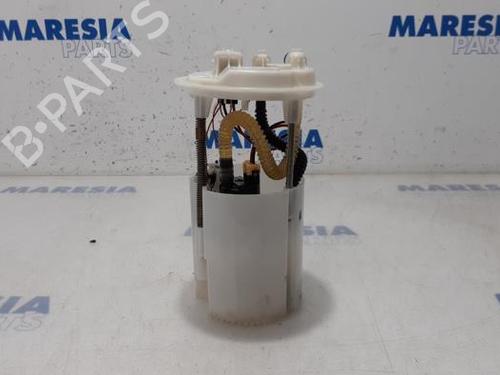 Used Fuel pump OPEL VIVARO B Van (X82) 1.6 CDTI (05) (120 hp) 31401442