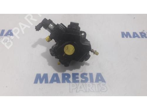 Used Fuel pump RENAULT ESPACE V (JR_) 1.6 dCi 160 (160 hp) 31441505