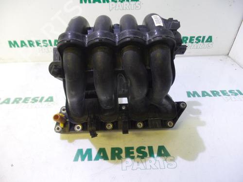 Injection rail FIAT STILO (192_) 1.2 16V (192_XA1B) | BP31494564M98