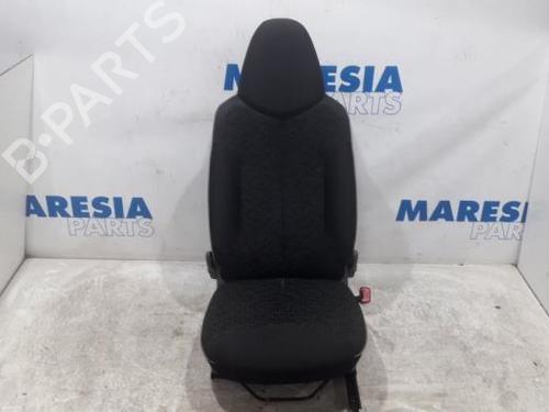 Stol høyre foran PEUGEOT 107 (PM_, PN_) 1.0 (68 hp) 31427526