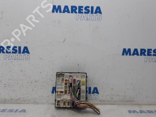 Used Fuse box RENAULT MEGANE III Hatchback (BZ0/1_, B3_) 1.4 TCe (BZ0F, BZ1V) (131 hp) 31419605