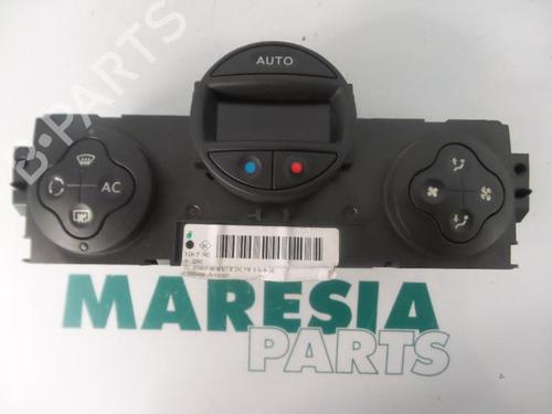 climate-control-renault-megane-ii-estate-km01_-2003-2004-2005-2006-2007-2008-2009-2010-2011-2012-31408379 main image