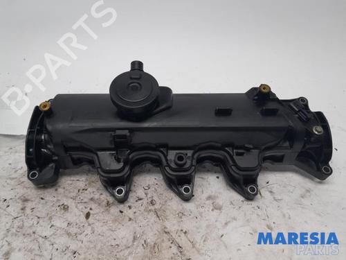 Used Valve cover RENAULT SCÉNIC III (JZ0/1_) 1.5 dCi (110 hp) 31397649