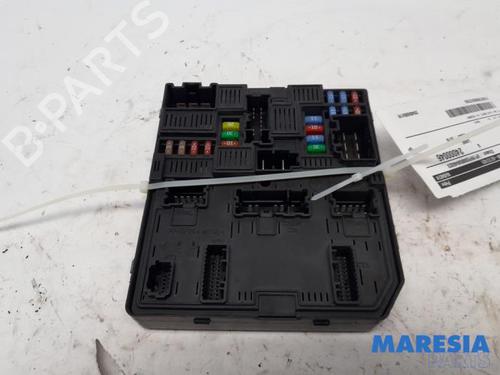 Used Fuse box RENAULT KADJAR (HA_, HL_) 1.6 TCe 165 (HLMH) (163 hp) 31406455