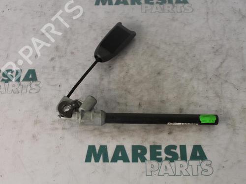 other-renault-megane-ii-estate-km01_-2003-2004-2005-2006-2007-2008-2009-2010-2011-2012-31455286 main image