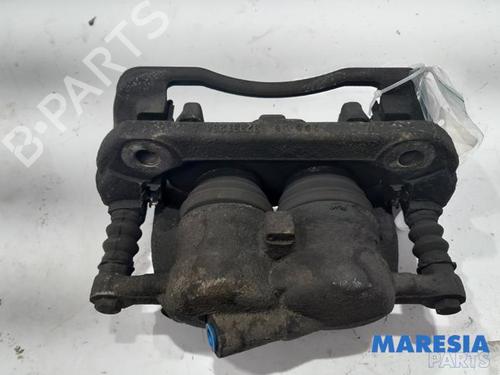 Used Right front brake caliper PEUGEOT EXPERT Van (VF3A_, VF3U_, VF3X_) 1.6 HDi 90 16V (90 hp) 31529740