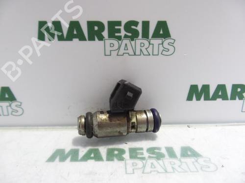 Used Injector FIAT SEICENTO / 600 (187_) 1.1 (187AXB, 187AXB1A, 187AXC1A02) (54 hp) 31412100