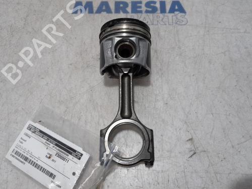 Used Other Other RENAULT TRAFIC III Van (FG_) 1.6 dCi 95 (FGMJ, FGMR) (95 hp) 31451325 31451325