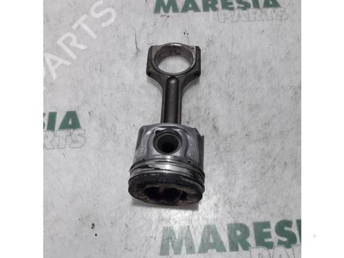 Andre RENAULT MASTER III Platform/Chassis (EV, HV, UV) 2.3 dCi 125 FWD (EV0C, EV0D, EV0J, HV0C, HV0D, HV0H,... (125 hp) 31495741