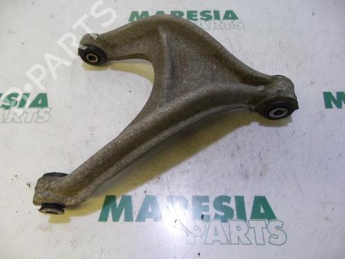 Used Right front suspension arm PEUGEOT 407 SW (6E_, 6D_) 2.0 (136 hp) 31533687