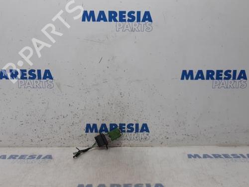 Used Electronic sensor FIAT 500 (312_) 1.2 (312AXA1A) (69 hp) 31487049