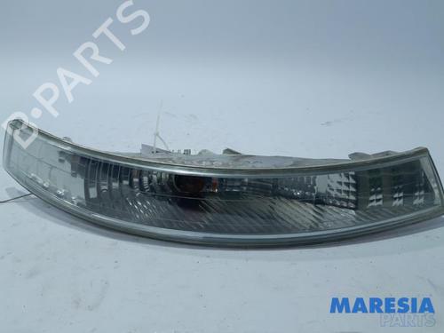 Blinklys fortil højre RENAULT TRAFIC II Van (FL) 2.5 dCi 135 (FL0D) (135 hp) 31463109