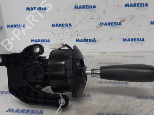 Used Gear lever FIAT 500 (312_) 1.2 (312AXA1A) (69 hp) 31512763