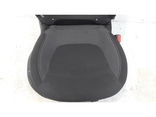 Right front seat RENAULT CAPTUR I (J5_, H5_) 0.9 TCe 90 | BP31472385C16 