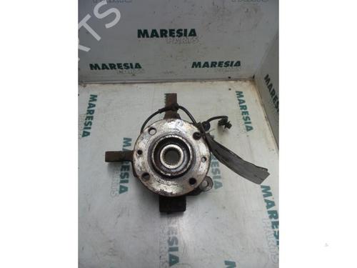 Used Right front steering knuckle RENAULT CLIO III (BR0/1, CR0/1) 1.4 16V (98 hp) 31468846