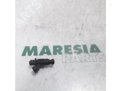 Used Injector PEUGEOT 208 I (CA_, CC_) 1.0 VTi (68 hp) 31518372