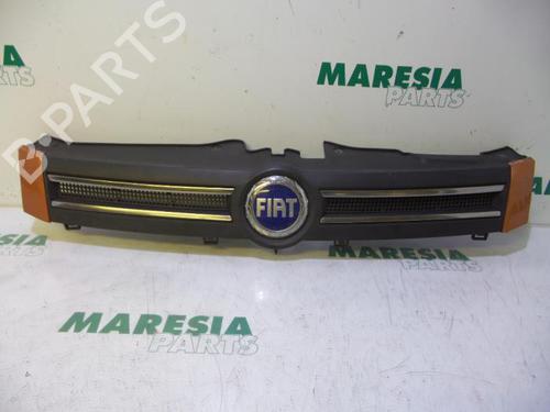Used Grille FIAT PANDA (169_) 1.2 (169.AXB11, 169.AXB1A) (60 hp) 31526531