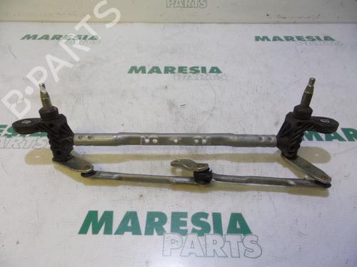 Used Front wipers mechanism FIAT 500 (312_) 1.2 (312AXA1A) (69 hp) 31470086