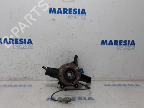 Used Right front steering knuckle PEUGEOT 307 CC (3B) 2.0 16V (136 hp) 31481932